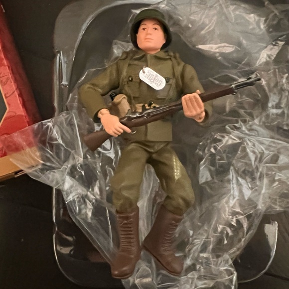Hallmark G.I. Joe Military Action Soldier with Rifle - Picture 2 of 4